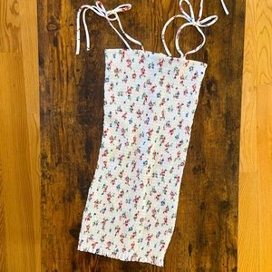 Forever 21 smocked floral self-tie cami dress, size Small, white/floral